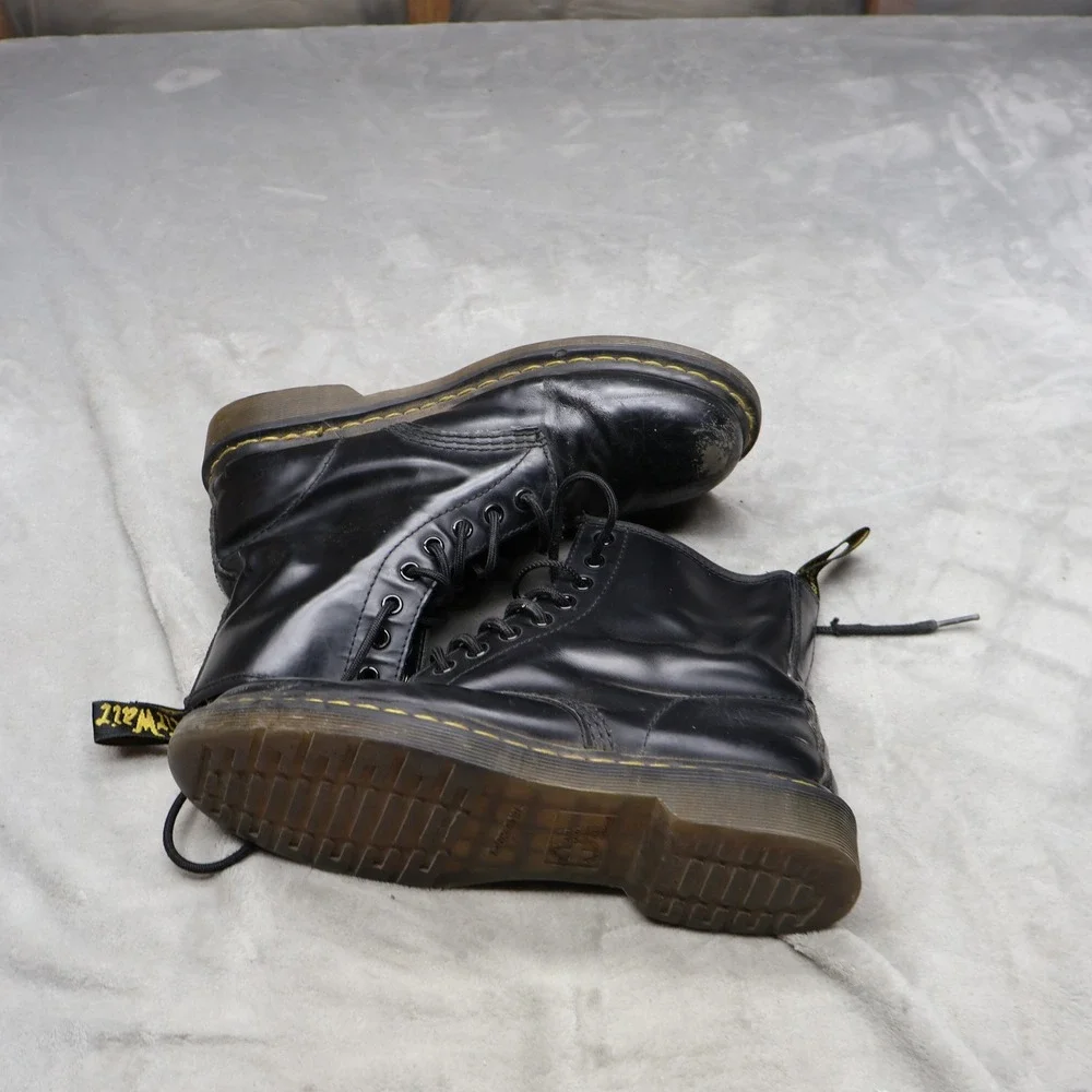 Dr Martens Unisex M8 L9 Boots Black Smooth Leather Lace Up‎ Classic Everyday